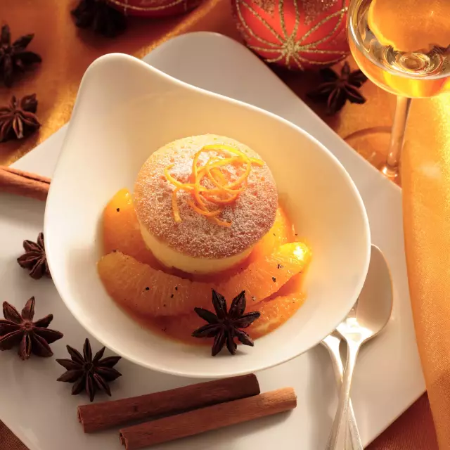 Christmas dessert: Soaked orange cake with spiced oranges